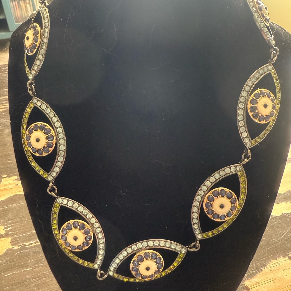 Elegant Seer Eye Necklace